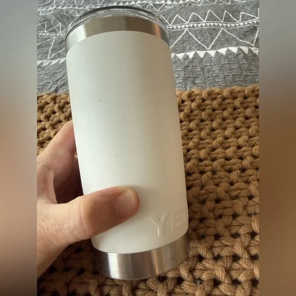 Yeti White Tumbler Cup With Lid - Picture 4 of 7